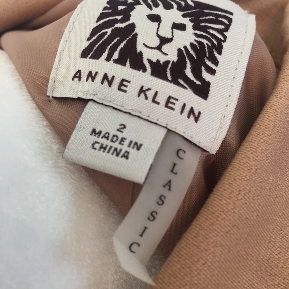 Anne Klein Women Dress Suit Size 2 with belt